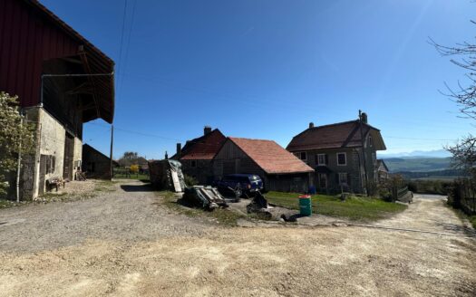 TERRAIN AVEC 3 BÂTIMENTS A VENDRE EN BLOC IDEAL POUR CONSTRUCTEUR