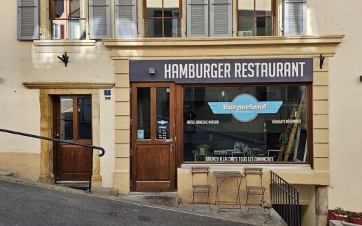 LOCAL COMMERCIAL EN PPE AVEC UN EMPLACEMENT IDÉAL