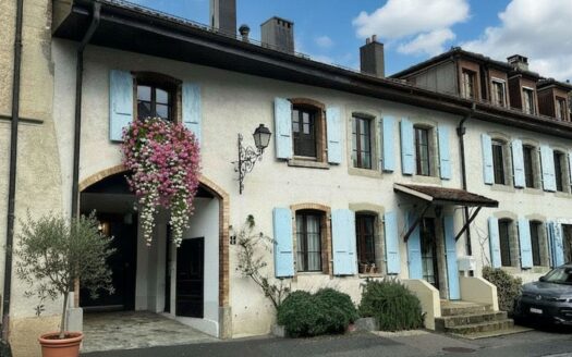 APPARTEMENT EN TRIPLEX DANS UNE BELLE MAISON VIGNERONNE