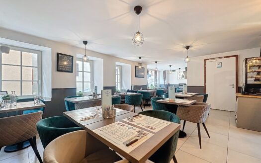 LOCAL COMMERCIAL EN PPE AVEC UN EMPLACEMENT IDÉAL