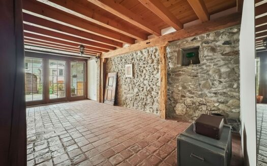 APPARTEMENT EN TRIPLEX DANS UNE BELLE MAISON VIGNERONNE