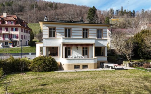 UNE VILLA ART DECO SYMPA SUR UN TRES GRAND JARDIN !