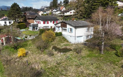 MAISON INDIVIDUELLE (POSSIBILITÉ D’AGRANDIR) 935 M2