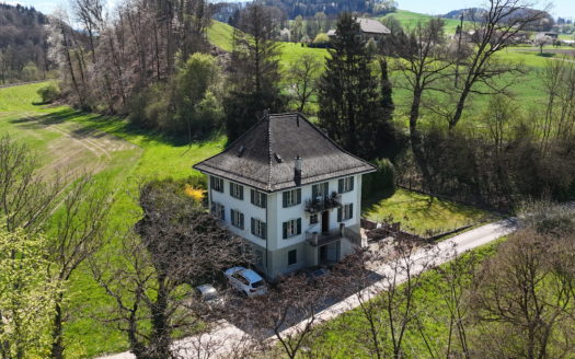 BELLE MAISON DE MAÎTRE EN ZONE AGRICOLE
