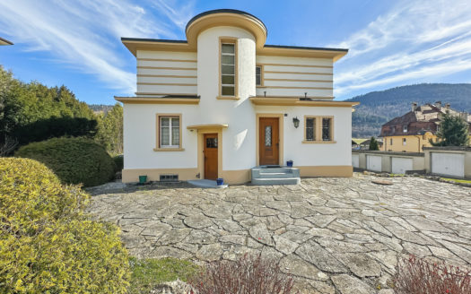 UNE VILLA ART DECO SYMPA SUR UN TRES GRAND JARDIN !