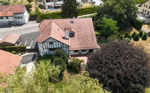 PROPRIETE ATYPIQUE SUR PLUS DE 6’000 M2 EN COURS DE RÉNOVATION, NON SOUMISE A LA LDFR
