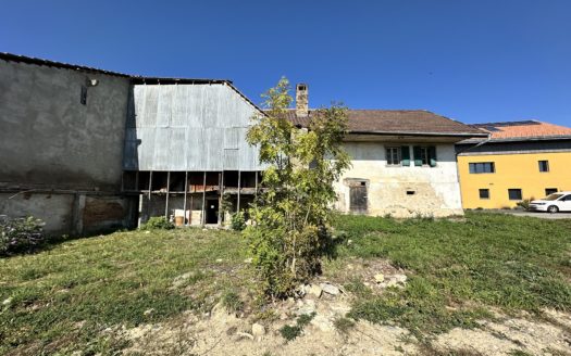 MAISON FRIBOURGEOISE A TRANSFORMER EN 2 APPARTEMENTS AVEC PERMIS DE CONSTRUIRE POUR UN AGRANDISSEMENT