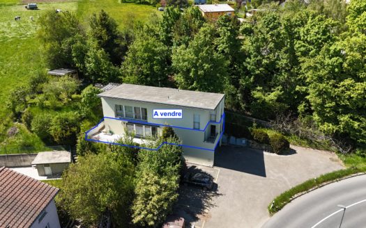 APPARTEMENT DE 3,5 PIÈCES DE 97 M2 AVEC TERRASSE ET 2 PLACES DE PARC.