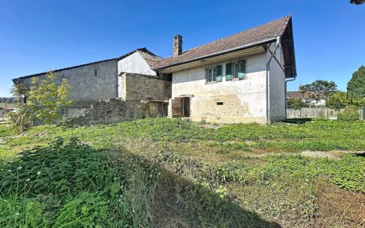 MAISON FRIBOURGEOISE A TRANSFORMER EN 2 APPARTEMENTS AVEC PERMIS DE CONSTRUIRE POUR UN AGRANDISSEMENT